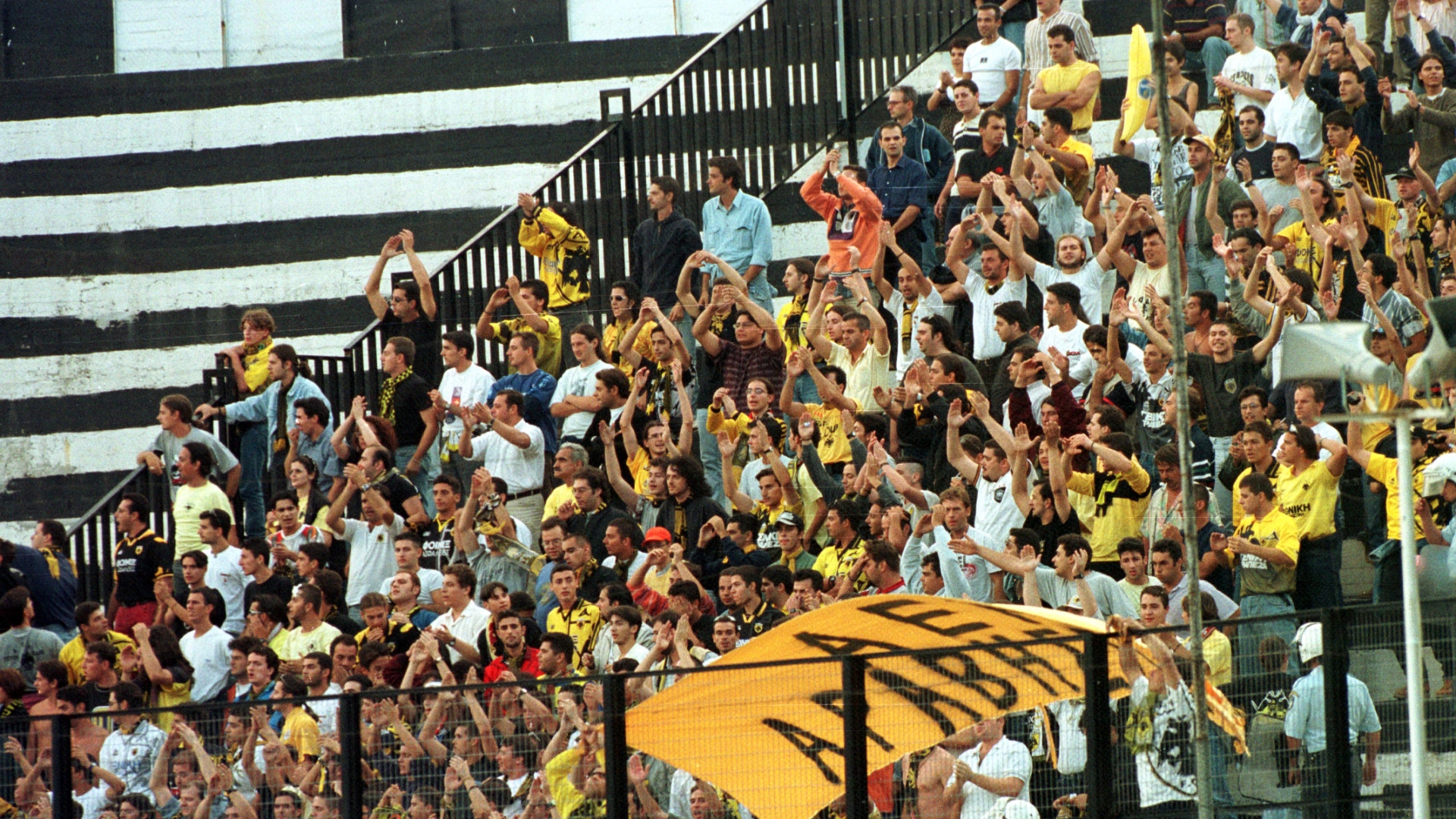 Δυο ιστορικά συμβάντα έχουν συμβεί στα παιχνίδια του ΠΑΟΚ με την ΑΕΚ στην Τούμπα