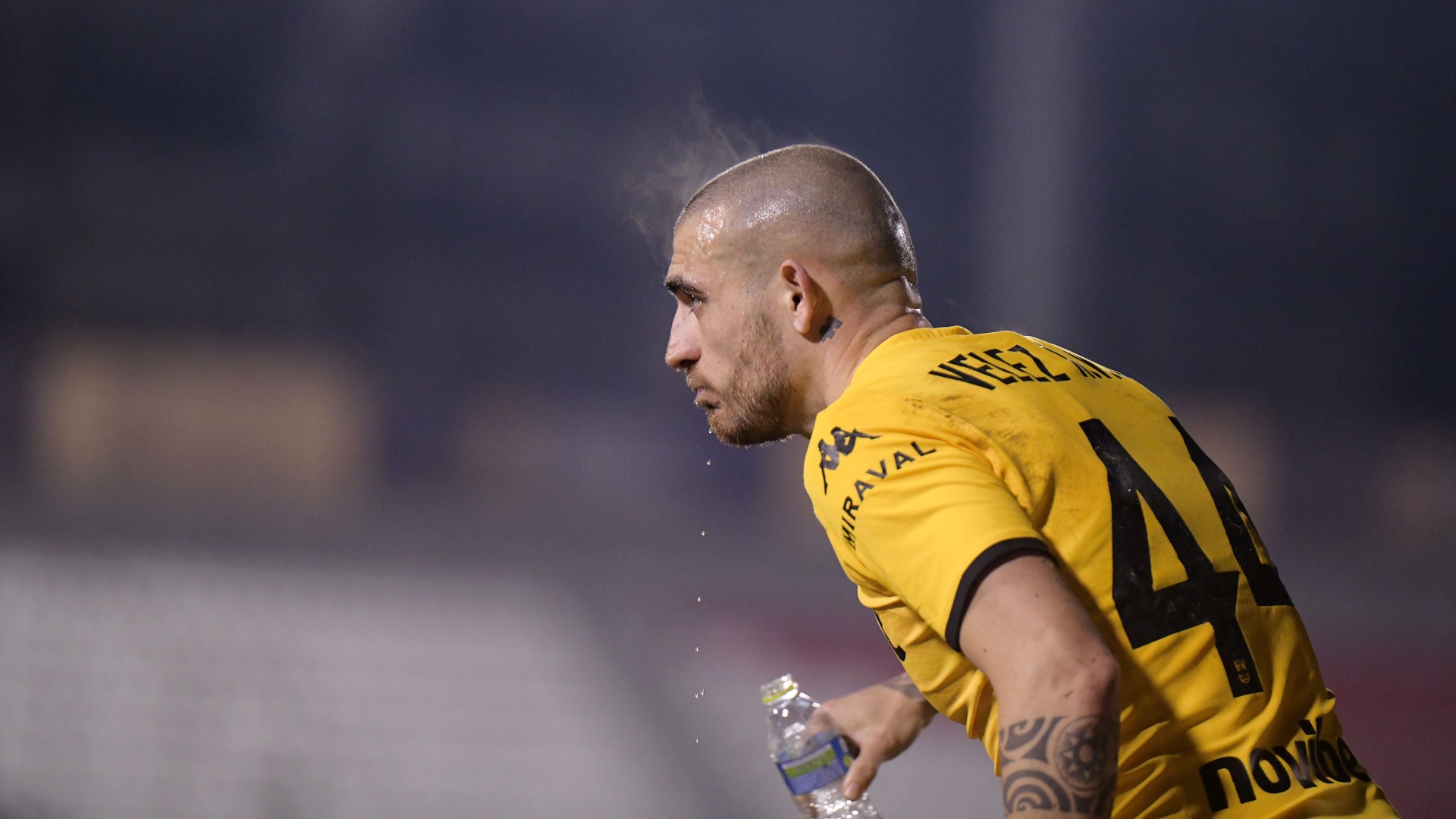 Ο Βέλεθ έτοιμος να δώσει λύσεις στον άξονα