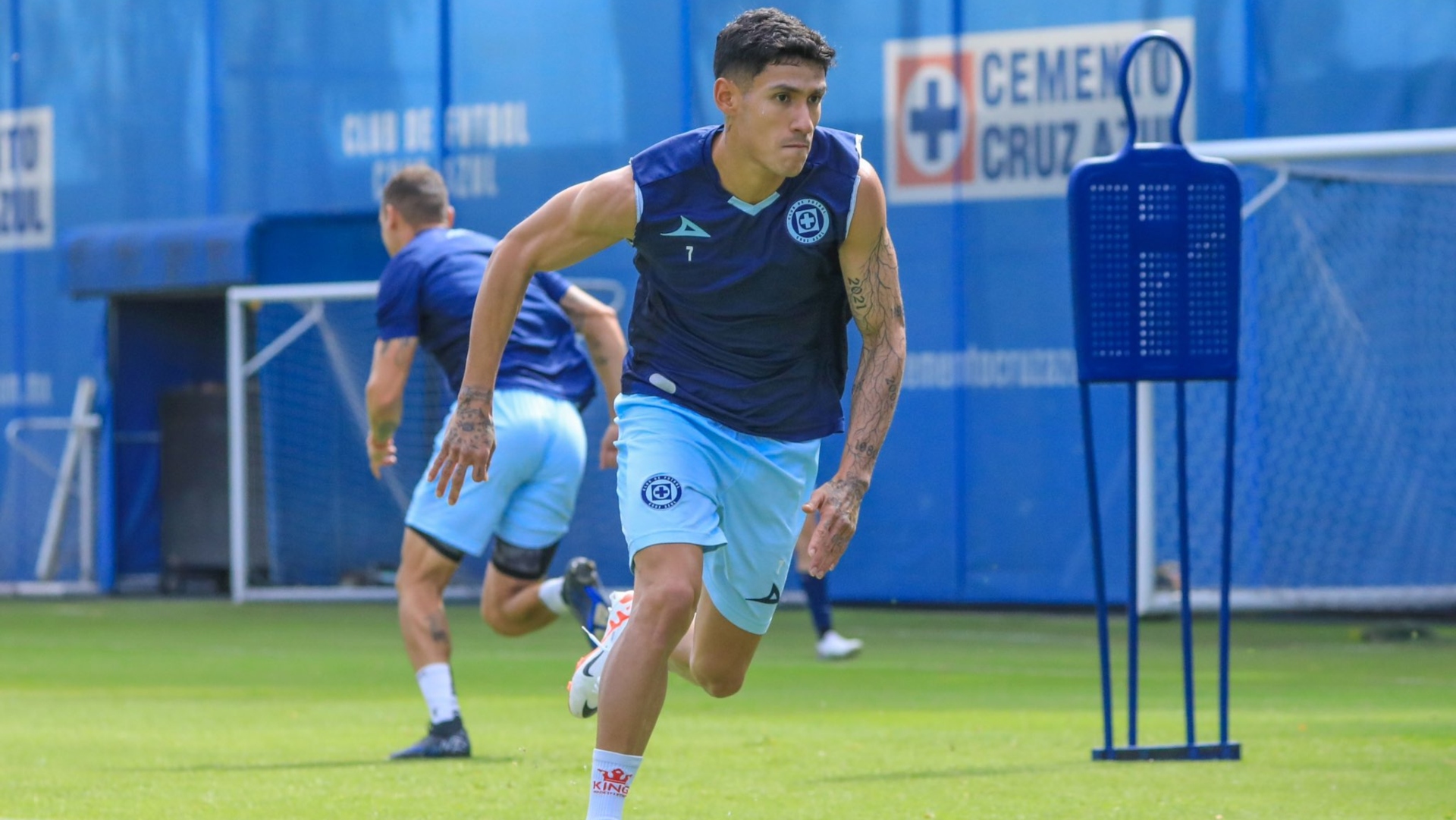 Ο Μεξικάνος αναμένεται να μείνει ελεύθερος το καλοκαίρι με τους «πράσινους» να καραδοκούν