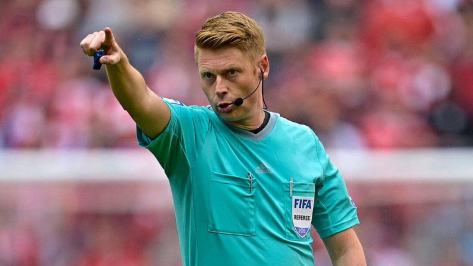 Το προφίλ του διαιτητή Κρίστιαν Ντίνγκερτ