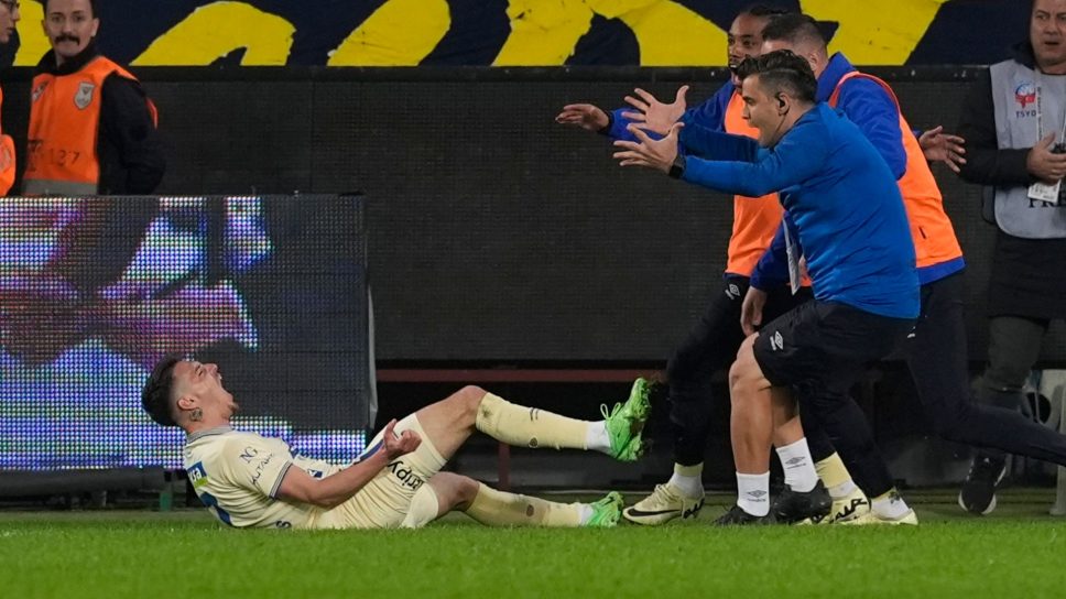 Ο Έλληνας μέσος πέτυχε ένα τρομερό τέρμα κόντρα στη Φενερ