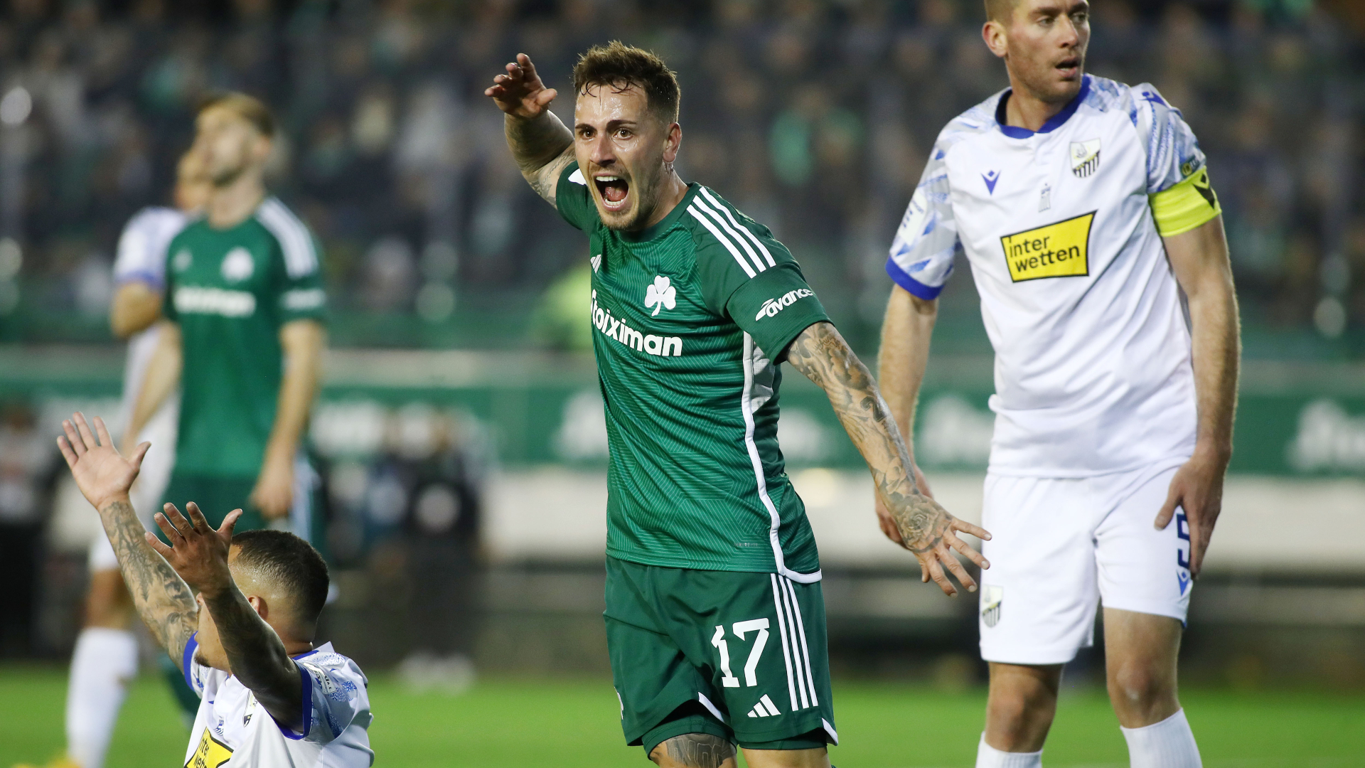 Μαντσίνι: «Πρέπει να κρατήσουμε το κεφάλι ψηλά»