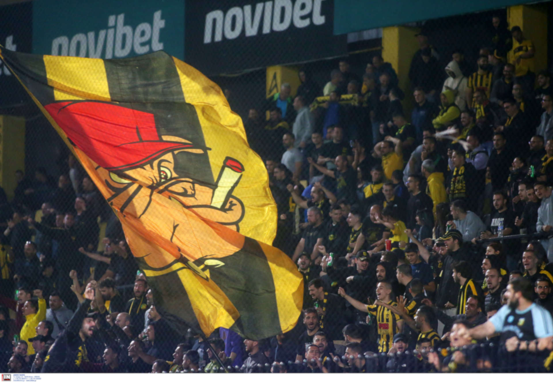 Οπαδοί του Άρη στο «Κλεάνθης Βικελίδης»