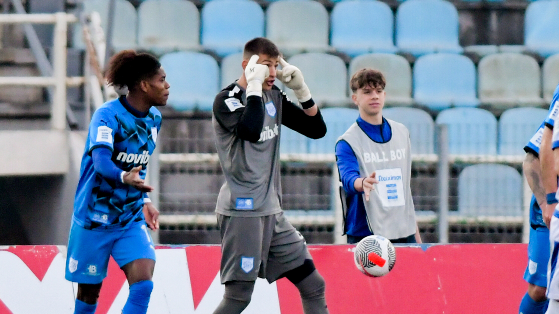 Δύο πέναλτι έπιασε ο Βασίλης Αθανασίου στον αγώνα του ΠΑΣ Γιάννινα με τη Λαμία