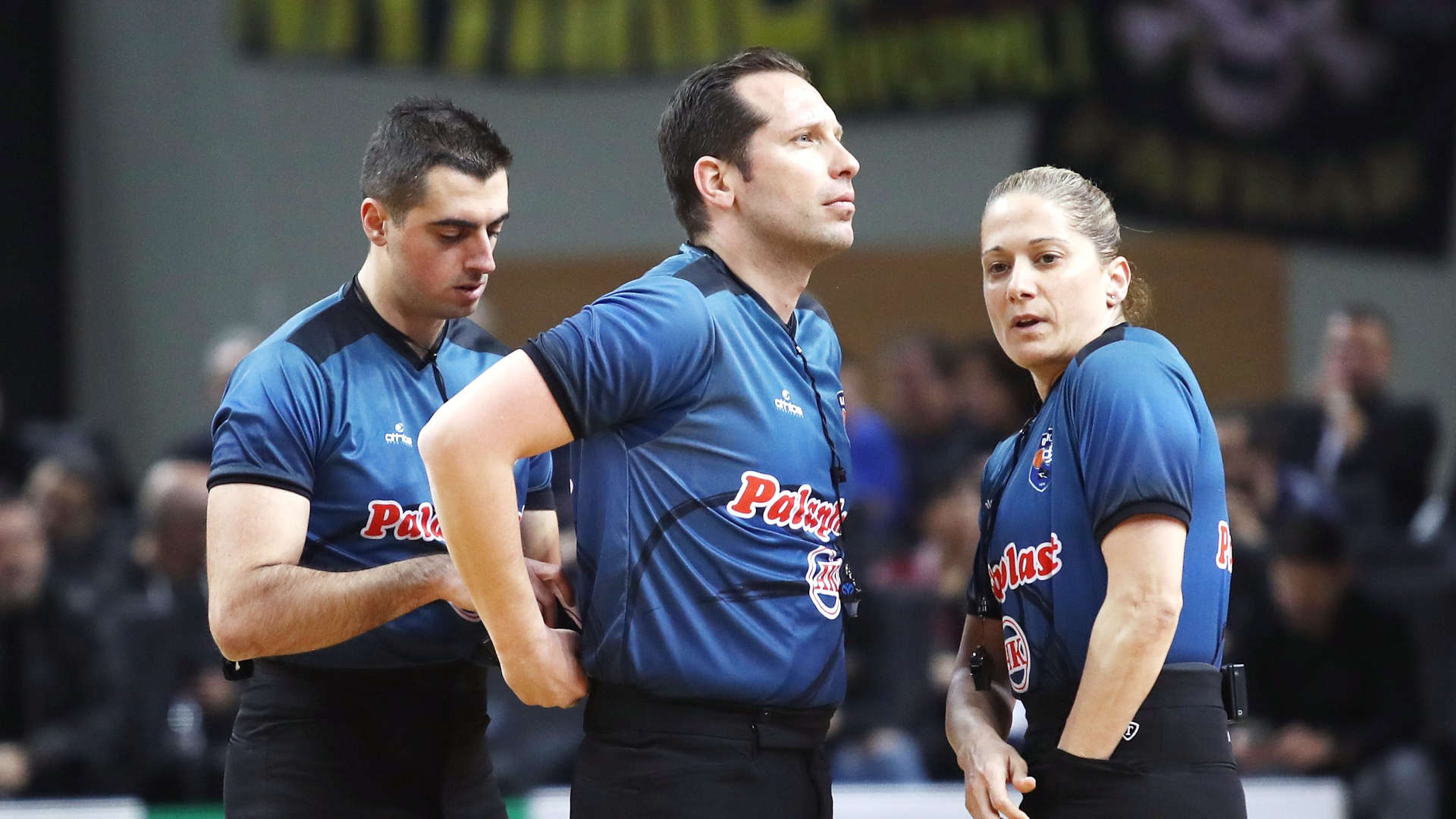 Οι διαιτητές του αγώνα μπάσκετ μεταξύ ΑΕΚ και Παναθηναϊκού