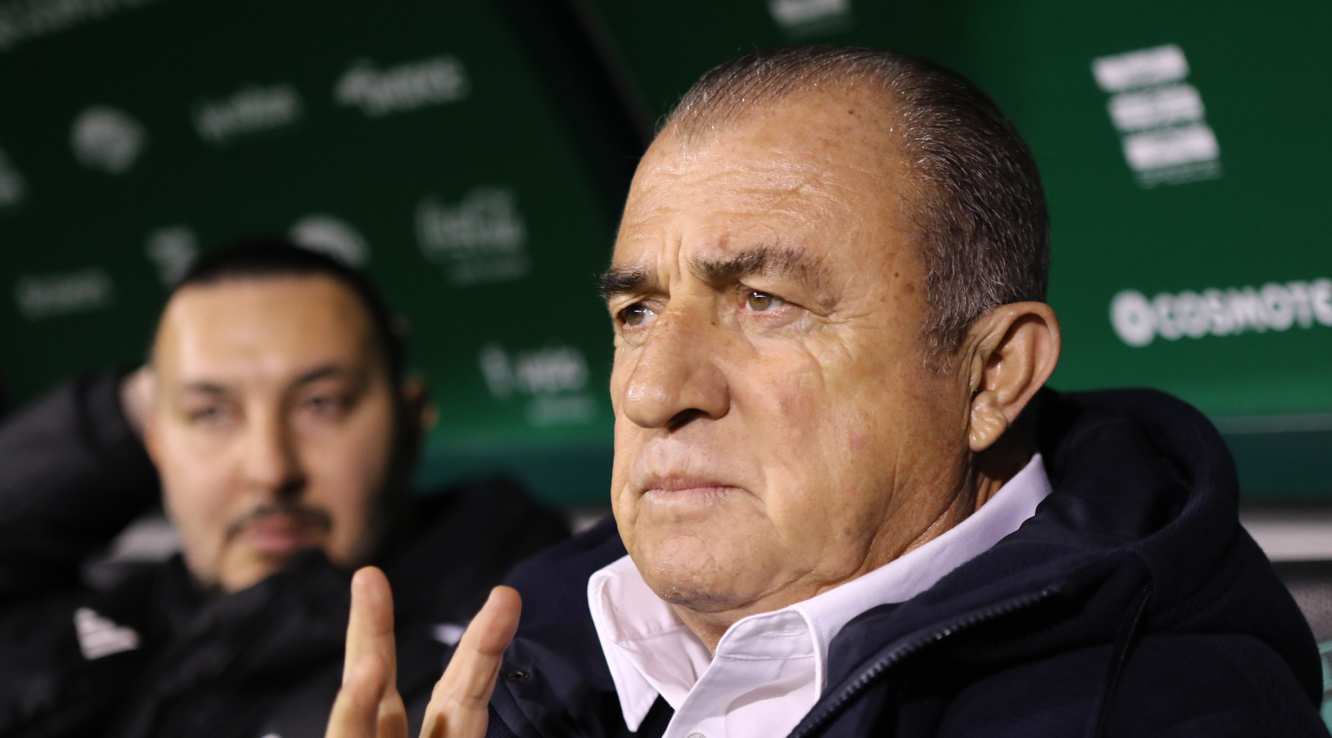 Ο Φατίχ Τερίμ στον πάγκο του Παναθηναϊκού, στο παιχνίδι με τη Λαμία