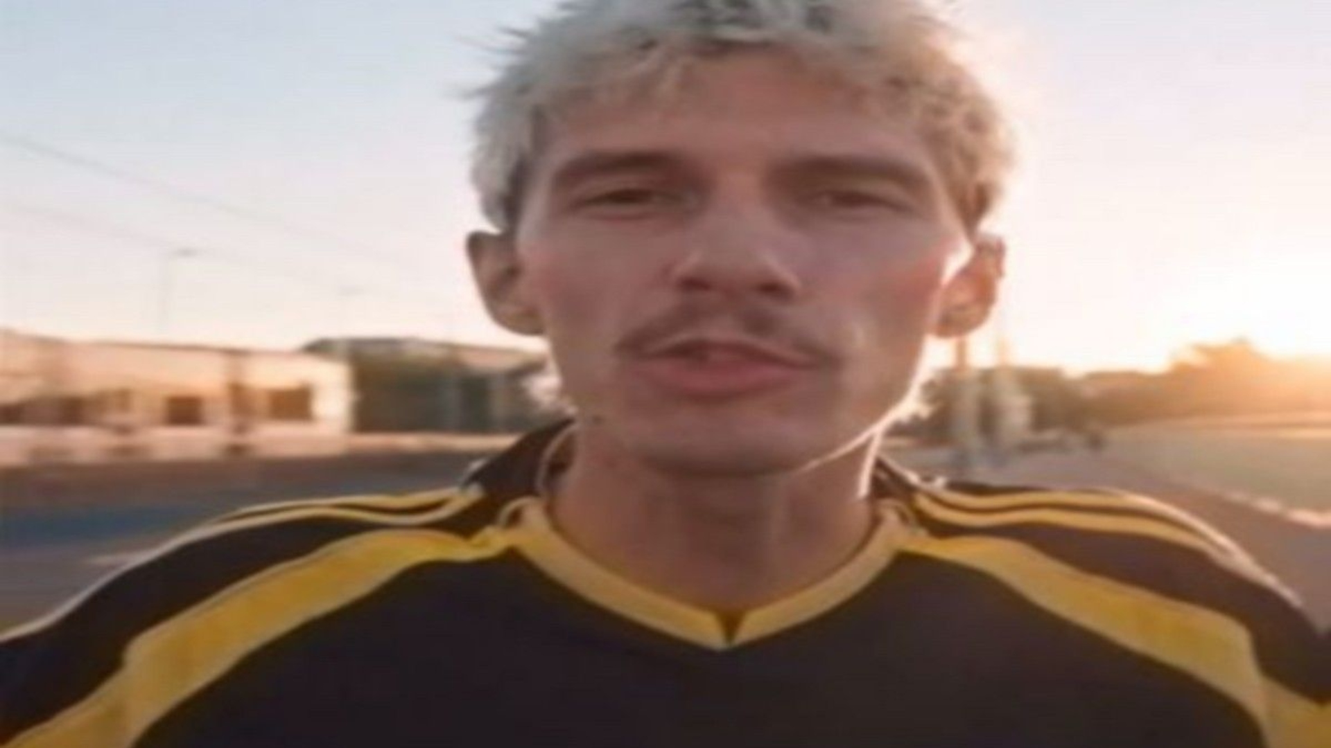 Η φανέλα της ΑΕΚ πρωταγωνιστεί σε γερμανικό videoclip