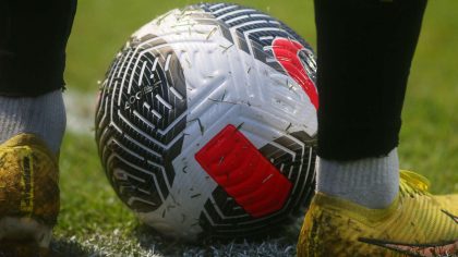 μπάλα ποδοσφαιριστής