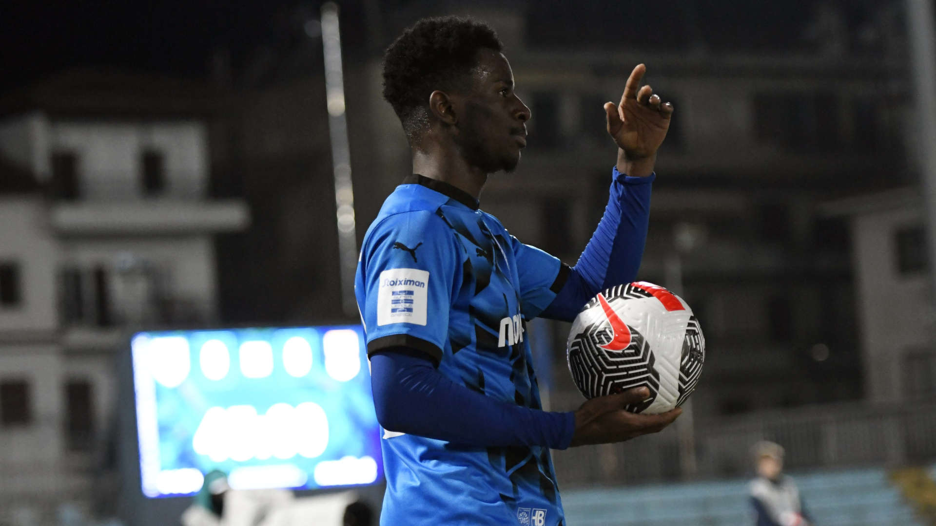 Ο Ζόρντι Οσέι Τούτου με τη φανέλα του ΠΑΣ Γιάννινα