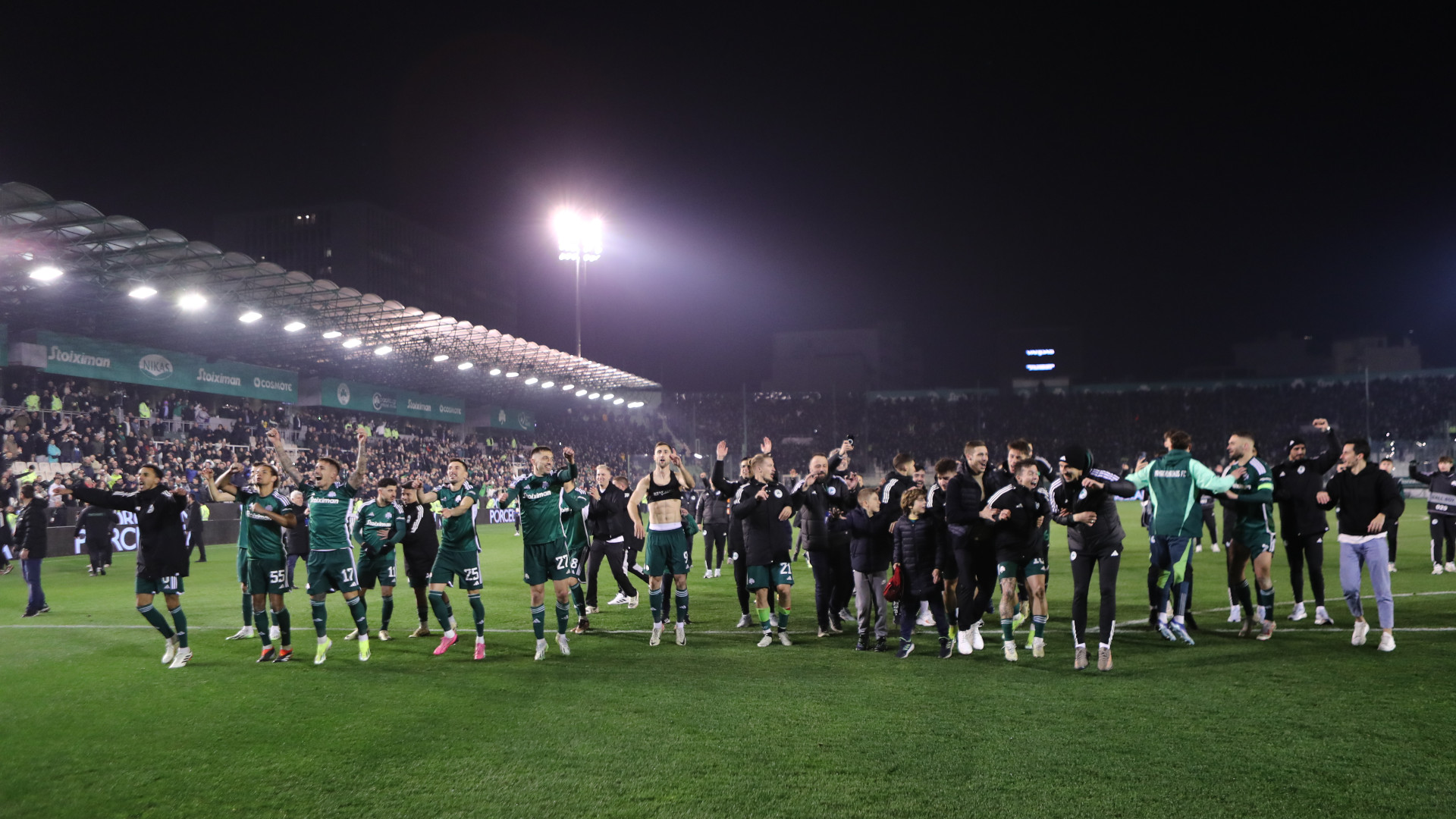 Οι παίκτες του Παναθηναϊκού στη Θύρα 13