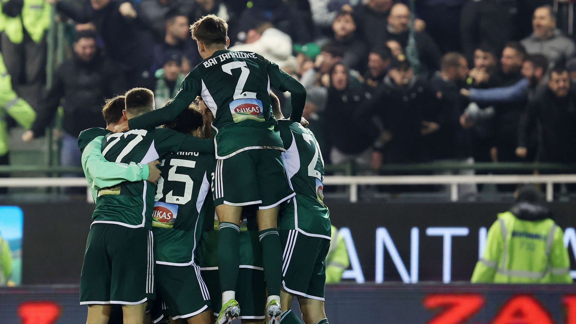 Οι παίκτες του Παναθηναϊκού πανηγυρίζουν την πρόκριση στον τελικό του Κυπέλλου Ελλάδας