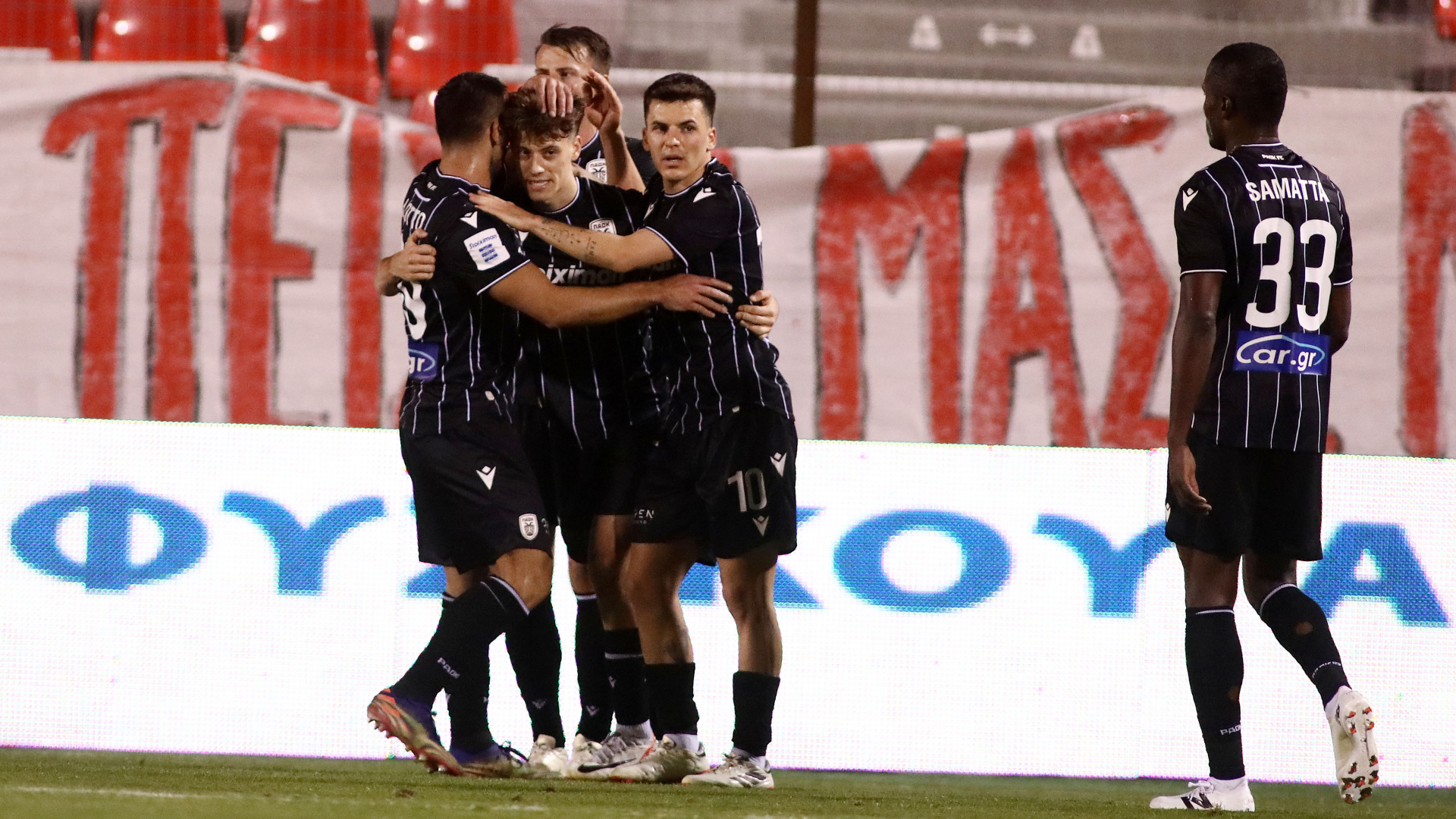 Οι «ντόπες» από πάγκο και... ταράτσα (vid)