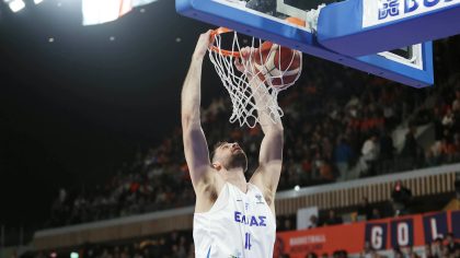 «Όρθια» στη Χάγη η Εθνική και «2/2»