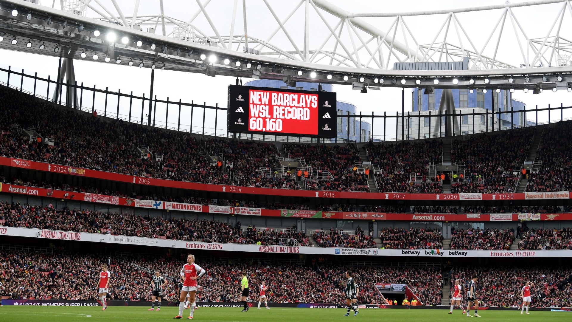 Ρεκόρ προσέλευσης με 60.160 θεατές στο Άρσεναλ - Μάντσεστερ Γιουνάιτεντ