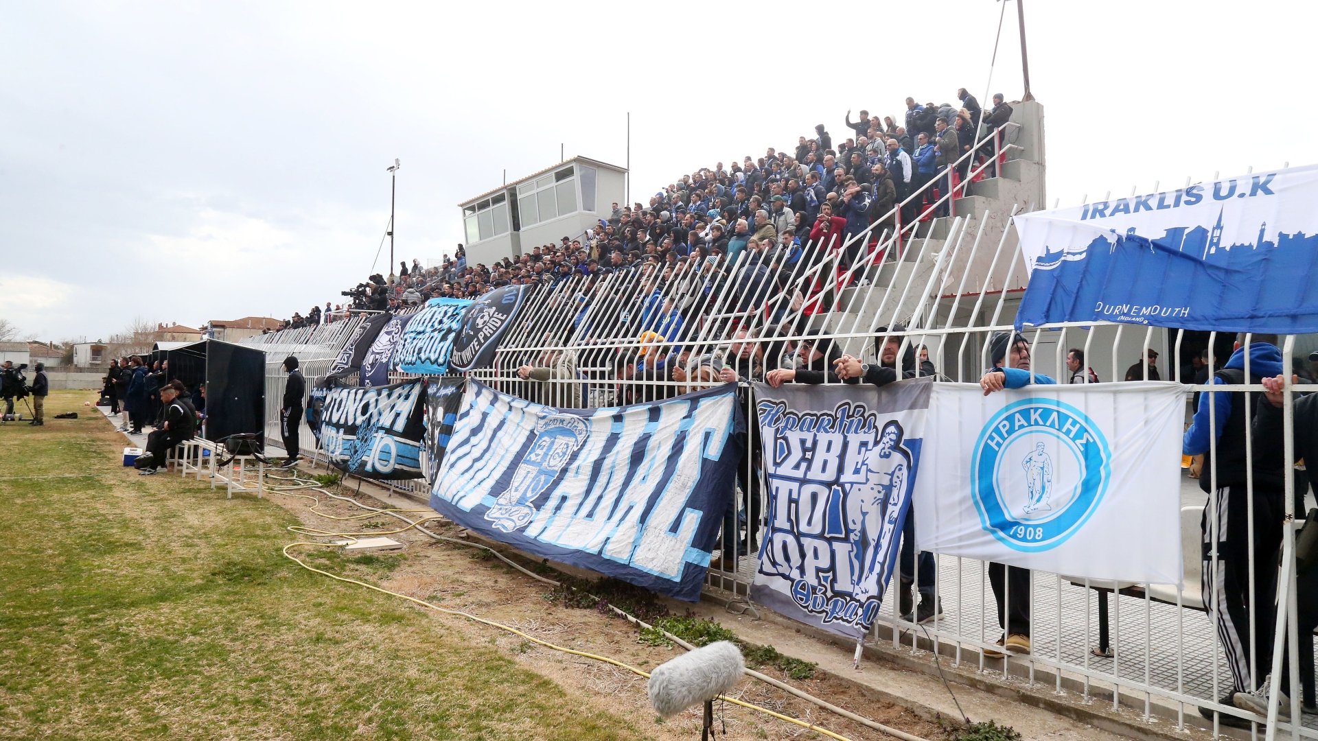 Ηρακλής: Πανό κατά Σωσσίδη οι οργανωμένοι στη Χαλάστρα, με προτροπή παραίτησης (pic)