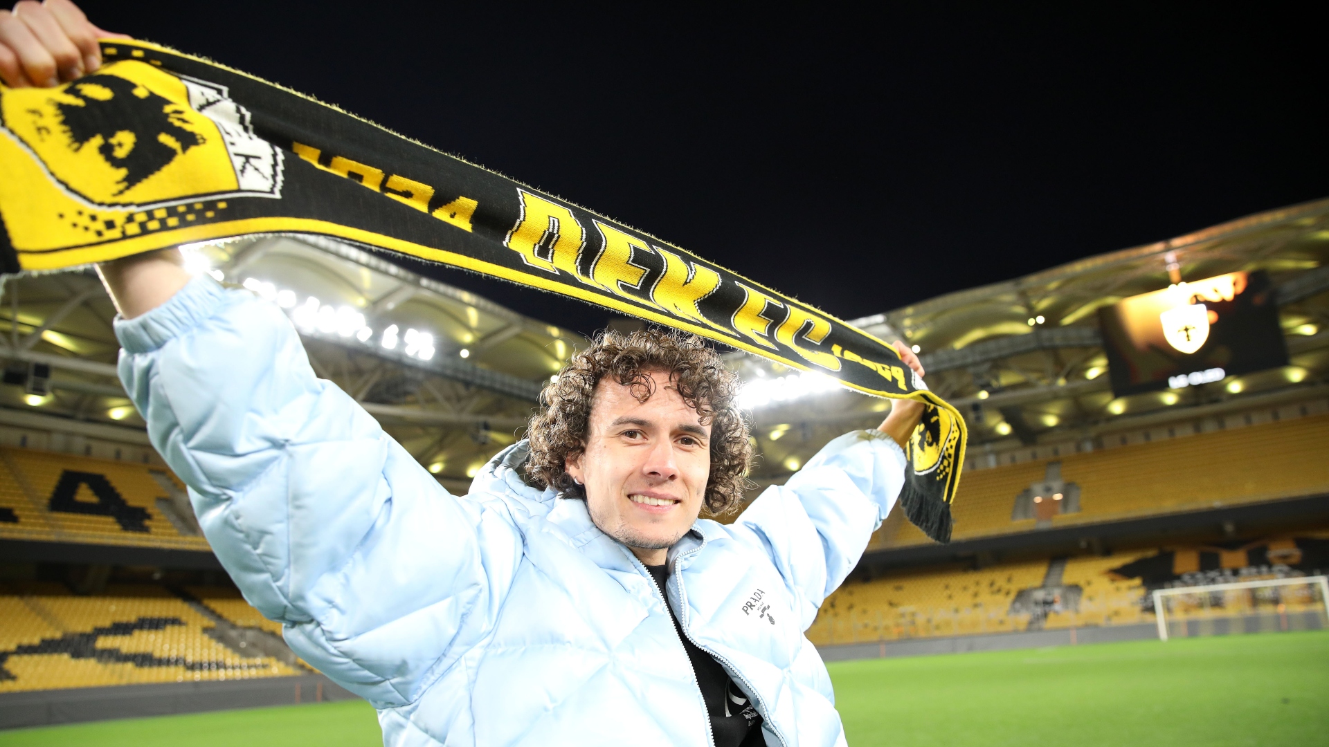 Πανό κατά Λιούμπισιτς στη Νέα Φιλαδέλφεια