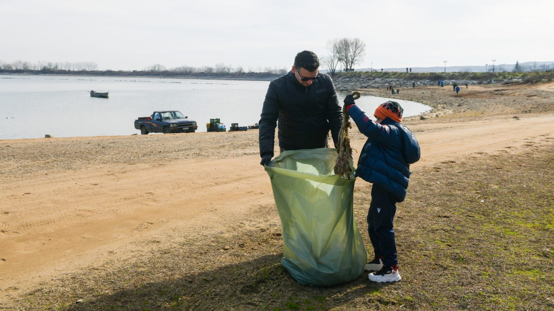 Ενεργοί στη δράση καθαρισμού της Λίμνης Κερκίνης αθλητές ακαδημιών του Πανσερραϊκού