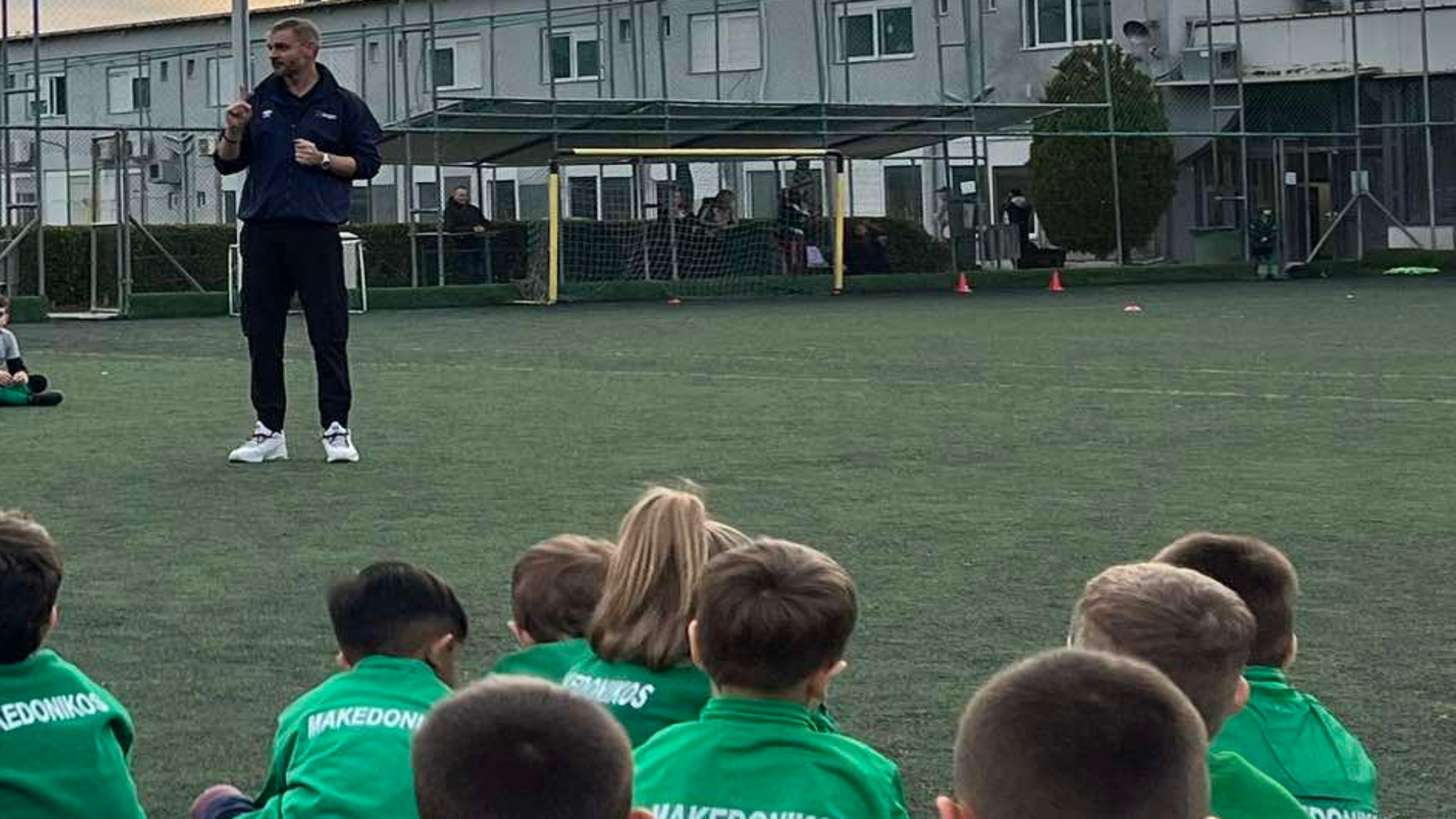 Μακεδονικός: Επίσκεψη του Άγγελου Χαριστέα στις «πράσινες» ακαδημίες