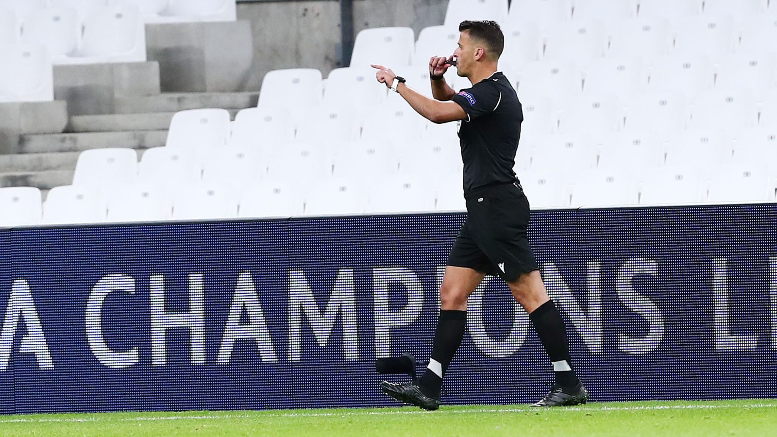 Ο Μανθάνο μπαίνει στον «πάγο» μετά το λάθος κατά της Ρεάλ