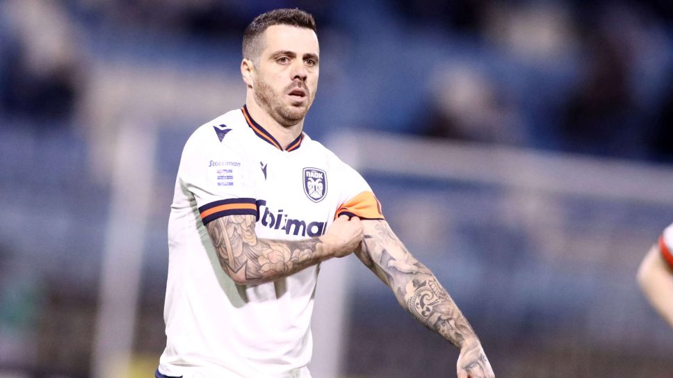 Αντρέ Βιεϊρίνια με περιβραχιόνιο αρχηγού του ΠΑΟΚ