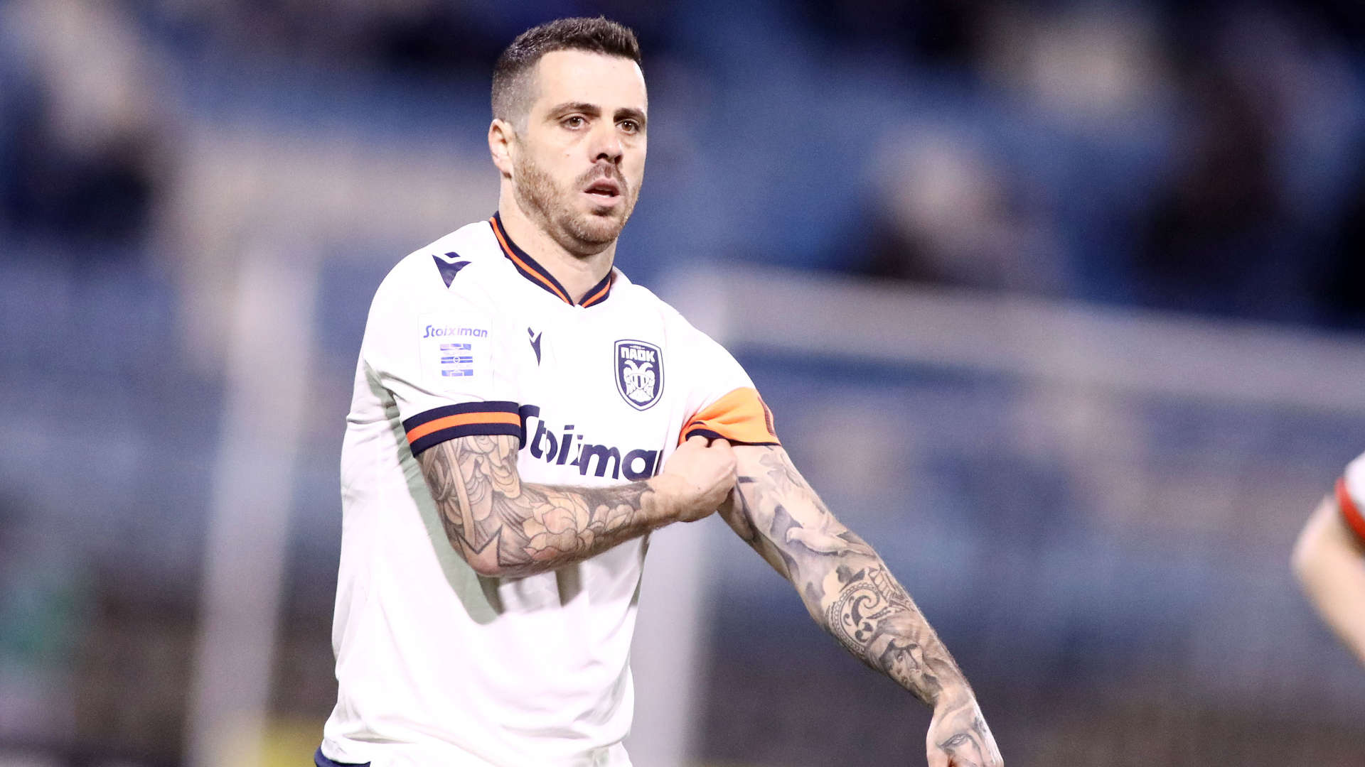 Αντρέ Βιεϊρίνια με περιβραχιόνιο αρχηγού του ΠΑΟΚ