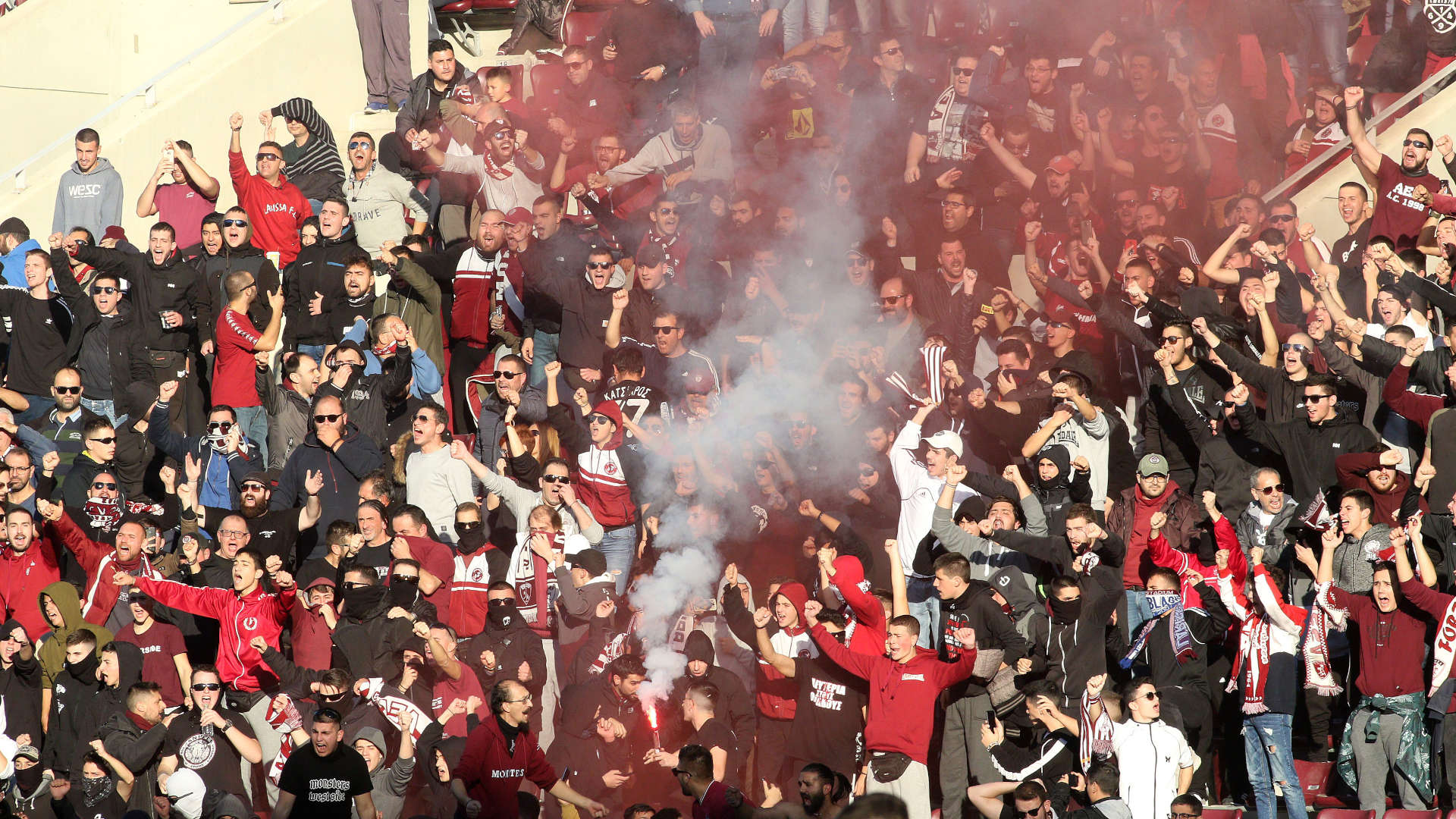 Οι οπαδοί της ΑΕΛ