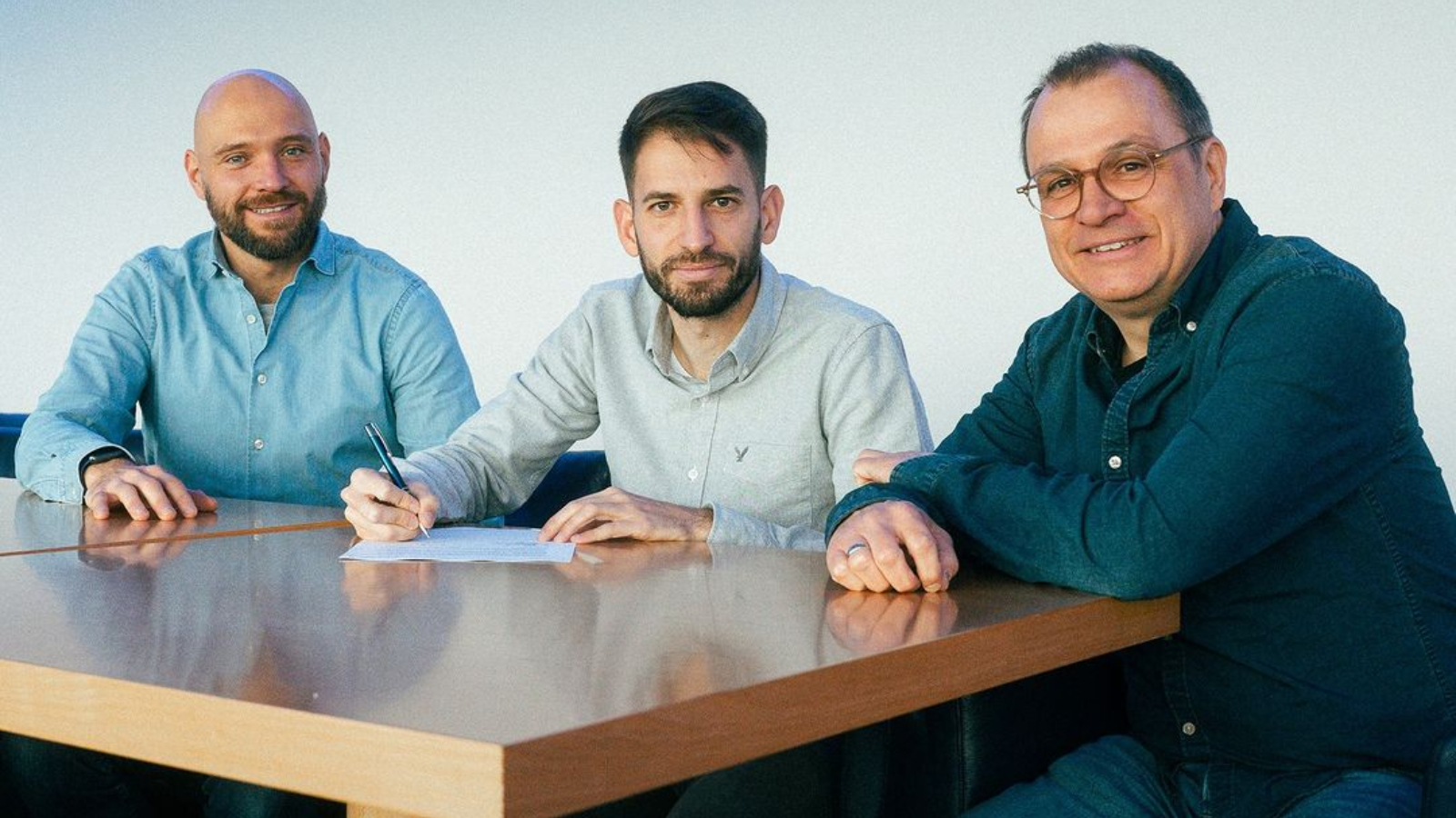 Θοδωρής Δέδες: Ο Έλληνας προπονητής που ανέλαβε την ομάδα Γυναικών της Χόφενχαϊμ