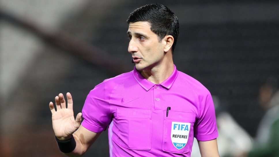 Αγκάγιεφ - Διαιτητής