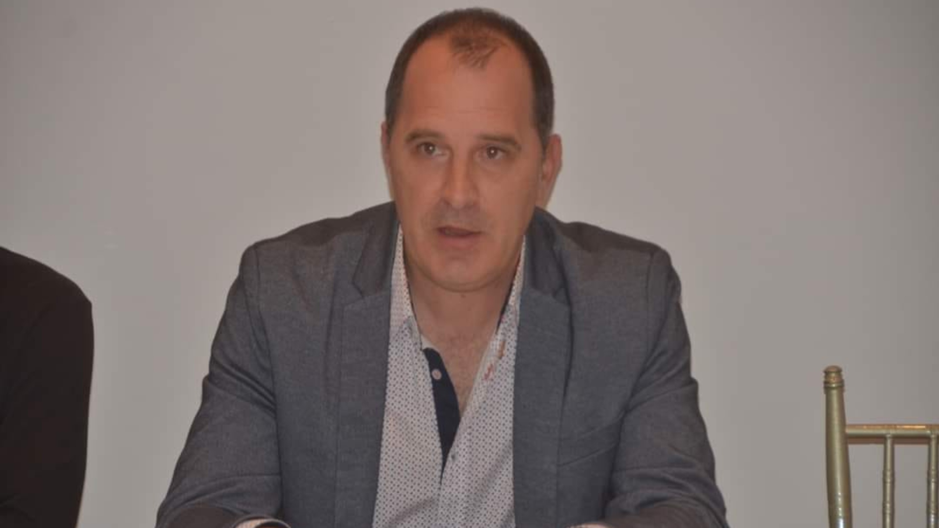 Ρήμος: «Η Καστοριά προσπαθεί μόνη να βγάλει τα... κάστανα από τη φωτιά»