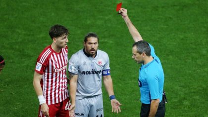 Τσαγκαράκης - Κόκκινη κάρτα