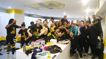 Έντονοι πανηγυρισμοί στα «κίτρινα» αποδυτήρια